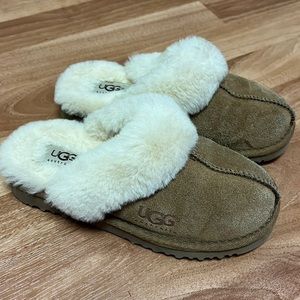 Chestnut Ugg slipers